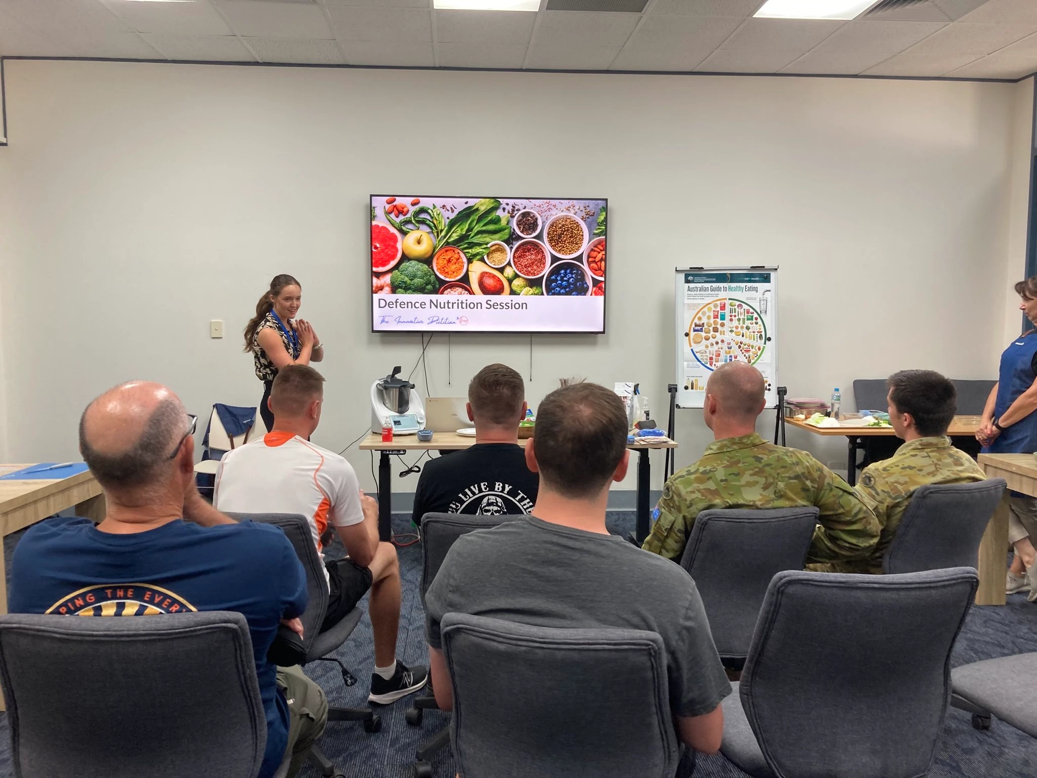 people attending a Defence Nutrition Session